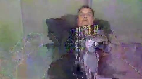 Snapshot of boidady chatting on 10/23/25, 07:07 emilio online show from 10/23/25, 07:07