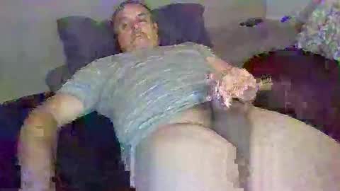 Snapshot of boidady chatting on 10/28/25, 07:34 emilio online show from 10/28/25, 07:34