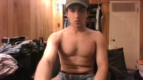 Snapshot of boigym chatting on 06/18/26, 04:35 sexy swimmer online show from 06/18/26, 04:35