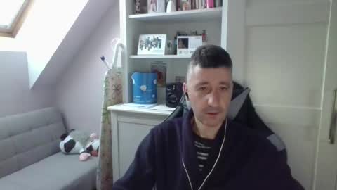 Snapshot of bojanin chatting on 12/21/25, 08:54 bojanin online show from 12/21/25, 08:54