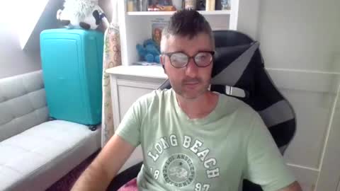 Snapshot of bojanin chatting on 08/04/26, 04:53 bojanin online show from 08/04/26, 04:53