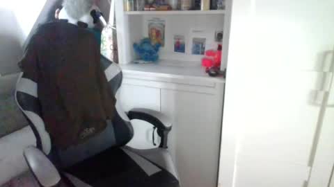 Snapshot of bojanin chatting on 08/07/26, 04:42 bojanin online show from 08/07/26, 04:42