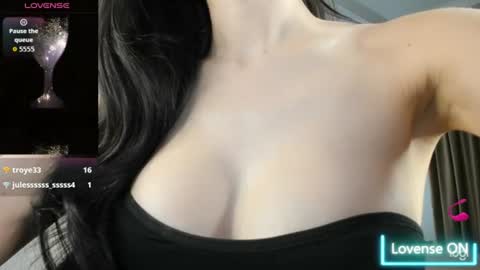 Snapshot of bolo_yang chatting on 07/23/26, 12:57 ask me online show from 07/23/26, 12:57