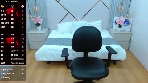 Paris online show from 01/09/25, 02:33