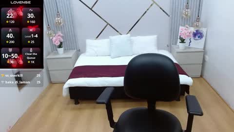 Paris online show from 02/20/25, 01:46