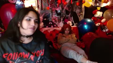 Paris online show from 11/02/25, 02:19