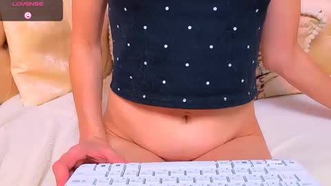 Mia online show from 12/19/25, 03:46