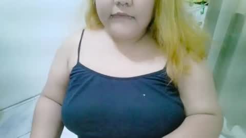 Snapshot of bombastic_darla chatting on 09/30/25, 04:39 bombastic_darla online show from 09/30/25, 04:39
