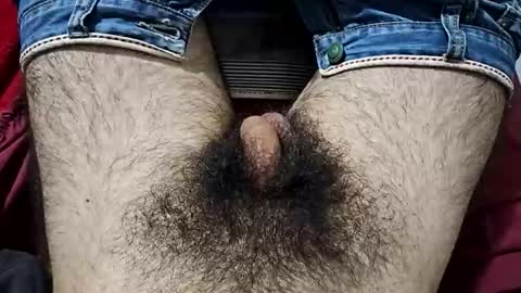 Snapshot of bomvemcam chatting on 04/18/26, 08:29 Im Bom - Tip if You Liked my Hairy Body - Private Show is Open - Read more about me in the bio below online show from 04/18/26, 08:29