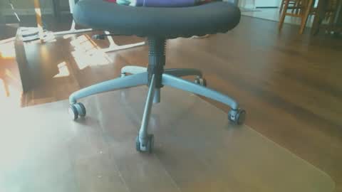 Snapshot of bone2play chatting on 10/16/25, 02:29 FRECKLES online show from 10/16/25, 02:29