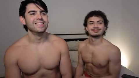 Snapshot of bonebrosxxx chatting on 05/15/26, 03:46 bonebrosxxx online show from 05/15/26, 03:46