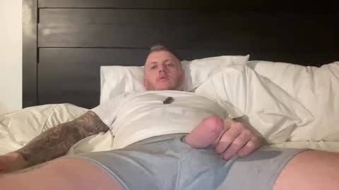 Snapshot of boner4you1994 chatting on 02/17/25, 09:52 boner4you1994 online show from 02/17/25, 09:52