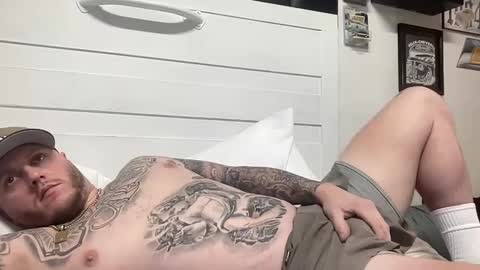 Snapshot of boner4you1994 chatting on 09/17/25, 01:51 boner4you1994 online show from 09/17/25, 01:51