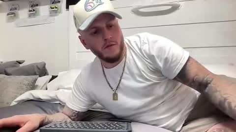 Snapshot of boner4you1994 chatting on 10/11/25, 11:25 boner4you1994 online show from 10/11/25, 11:25