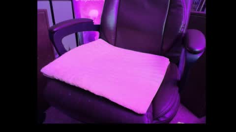 Snapshot of bonerboy765 chatting on 01/14/26, 11:42 Grizz online show from 01/14/26, 11:42