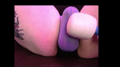 Snapshot of bonerboy765 chatting on 03/19/26, 02:04 Grizz online show from 03/19/26, 02:04