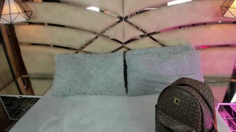 bonet_iris online show from 05/29/26, 11:08