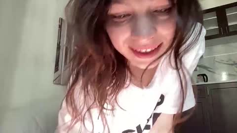 Snapshot of bonjourlabelle chatting on 04/02/26, 12:03 Mary 3 live time content 18 online show from 04/02/26, 12:03