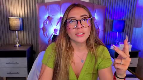 Snapshot of bonnali_lune chatting on 03/29/26, 01:49 bonnali_lune online show from 03/29/26, 01:49