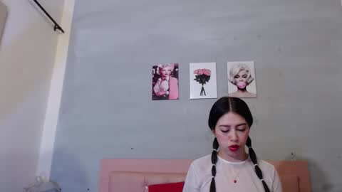 Snapshot of bonney_gabriel chatting on 10/18/25, 12:17 bonney_gabriel online show from 10/18/25, 12:17