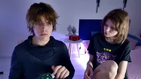 Snapshot of bonnie_and_c1yde chatting on 12/21/25, 05:09 Jessy Mark online show from 12/21/25, 05:09