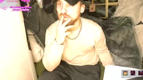 Snapshot of bonnie_and_clyde_11 chatting on 03/15/26, 07:42 Bonnie and Clyde online show from 03/15/26, 07:42