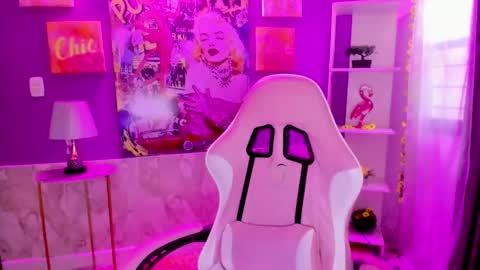 Snapshot of bonnie_benet chatting on 12/28/24, 12:24 Bonnie online show from 12/28/24, 12:24