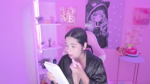 Snapshot of bonnie_benet chatting on 02/24/25, 12:37 Bonnie online show from 02/24/25, 12:37