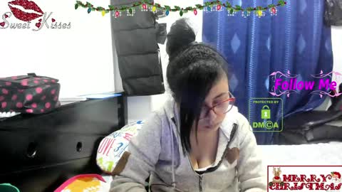 bonnie lam  hello welcome to my room I hope you have fun and you can reach your maximum pleasure here with me online show from 01/03/25, 12:43