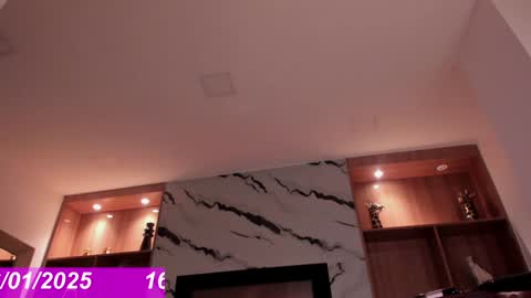 Bonnie Luxury online show from 01/17/25, 08:34