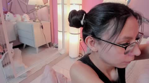 Snapshot of bonniepark_ chatting on 12/26/24, 03:42 Bonnie online show from 12/26/24, 03:42