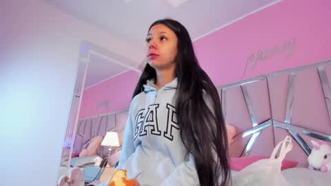 Snapshot of bonniepark_ chatting on 01/14/25, 12:35 Bonnie online show from 01/14/25, 12:35