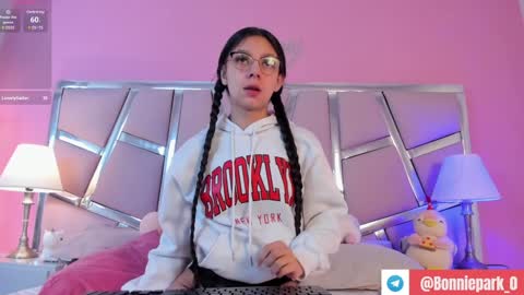 Snapshot of bonniepark_ chatting on 01/16/25, 01:14 Bonnie online show from 01/16/25, 01:14