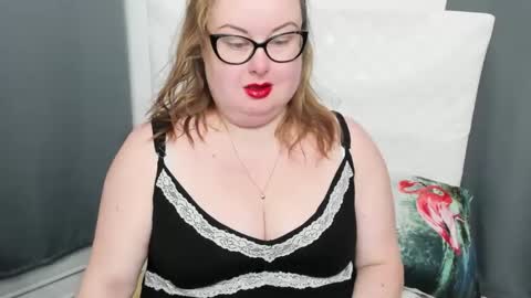 Snapshot of bonnieshining chatting on 02/18/25, 06:04 Bonnie online show from 02/18/25, 06:04