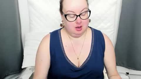 Bonnie online show from 11/17/25, 08:53