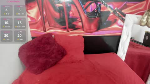 Snapshot of bonnieshyy chatting on 12/17/24, 08:10 Bonnie online show from 12/17/24, 08:10