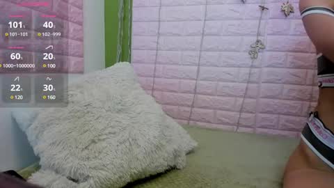 Snapshot of bonnieshyy chatting on 12/18/24, 12:51 Bonnie online show from 12/18/24, 12:51