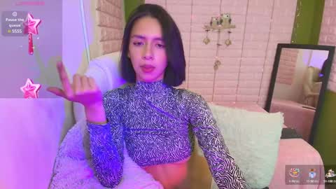 Snapshot of bonnieshyy chatting on 01/23/25, 01:45 Bonnie online show from 01/23/25, 01:45