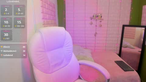 Snapshot of bonnieshyy chatting on 02/06/25, 02:22 Bonnie online show from 02/06/25, 02:22