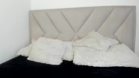 Snapshot of bonnieshyy chatting on 10/31/25, 02:51 Bonnie online show from 10/31/25, 02:51