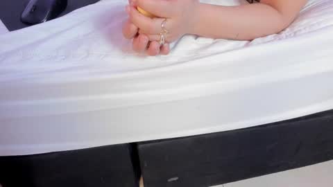 Snapshot of bonny_and_carrot chatting on 10/22/25, 07:24 bonny_and_carrot online show from 10/22/25, 07:24