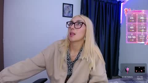 Snapshot of bonny_clyde_xx_ chatting on 04/11/26, 05:01 Soffy Brooks Independent model online show from 04/11/26, 05:01