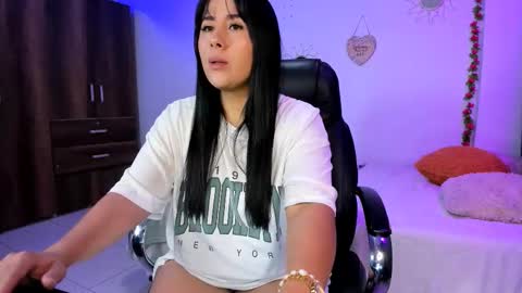 Snapshot of bonny_greylm chatting on 01/07/26, 02:58 sofia online show from 01/07/26, 02:58
