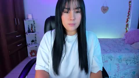Snapshot of bonny_greylm chatting on 02/02/26, 12:42 sofia online show from 02/02/26, 12:42