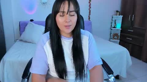 Snapshot of bonny_greylm chatting on 06/20/26, 02:36 sofia online show from 06/20/26, 02:36
