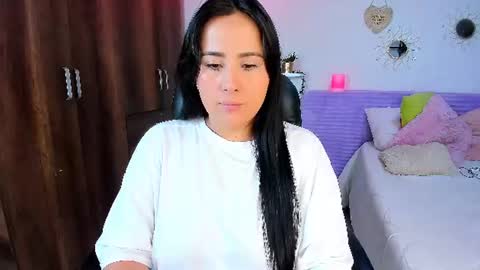 Snapshot of bonny_greylm chatting on 07/09/26, 05:33 sofia online show from 07/09/26, 05:33