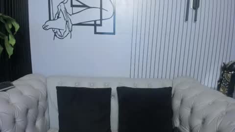 Snapshot of bonny_petite chatting on 04/21/26, 11:16 Vicky online show from 04/21/26, 11:16