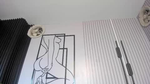 Snapshot of bonny_petite chatting on 04/22/26, 03:02 Vicky online show from 04/22/26, 03:02