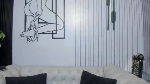 Snapshot of bonny_petite chatting on 04/23/26, 11:20 Vicky online show from 04/23/26, 11:20