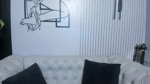 Snapshot of bonny_petite chatting on 04/24/26, 11:23 Vicky online show from 04/24/26, 11:23